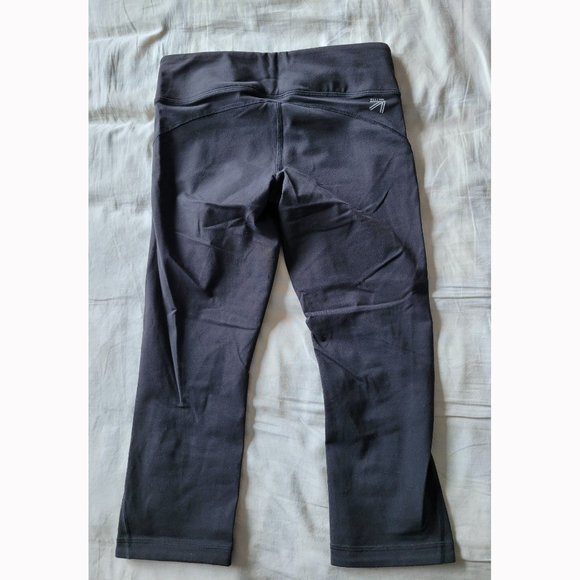 New Balance Black Capri Length Leggings (S) - Picture 3 of 8